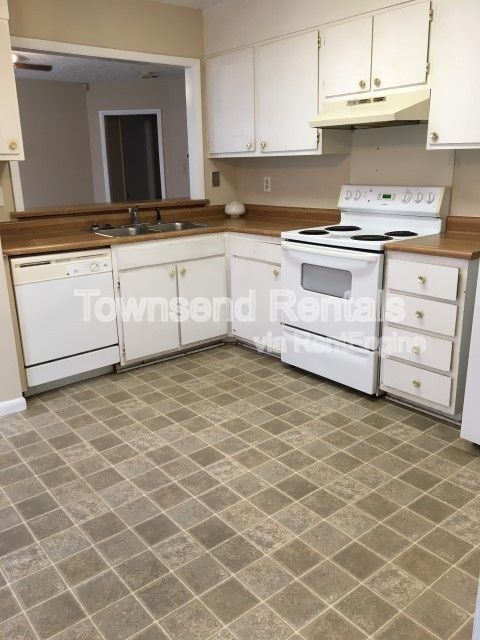 Building Photo - 7045 Candlewood Dr