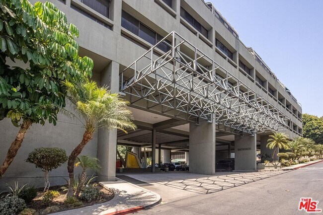 Foto del edificio - 880 W 1st St