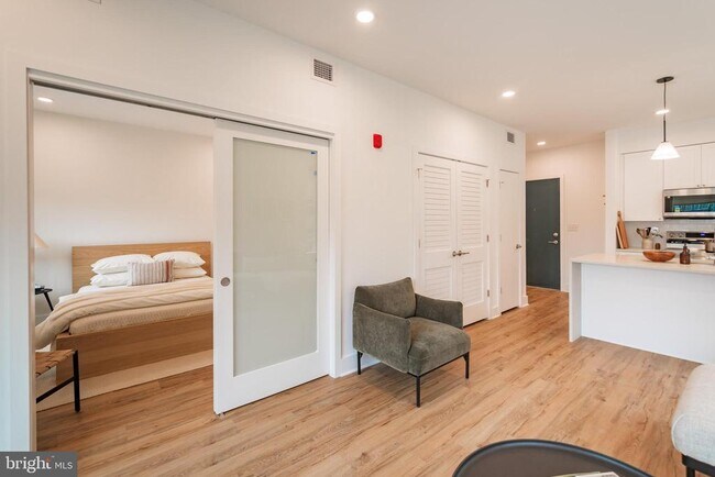 Building Photo - 2101 Washington Ave