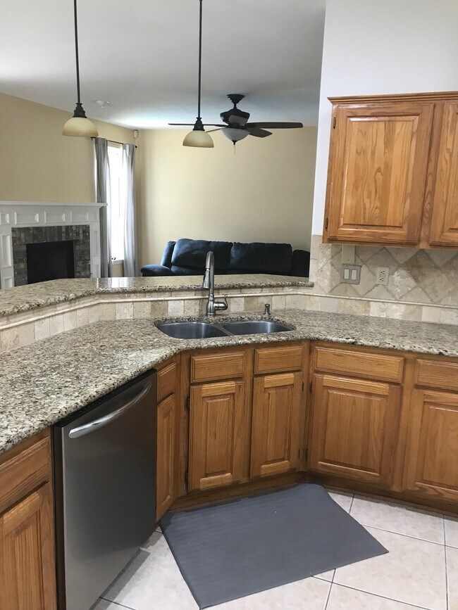Kitchen - 13802 Shavano Wind