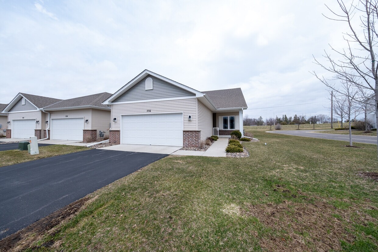 556 Cannon Way, Dundas, MN 55019 Townhome Rentals in Dundas MN