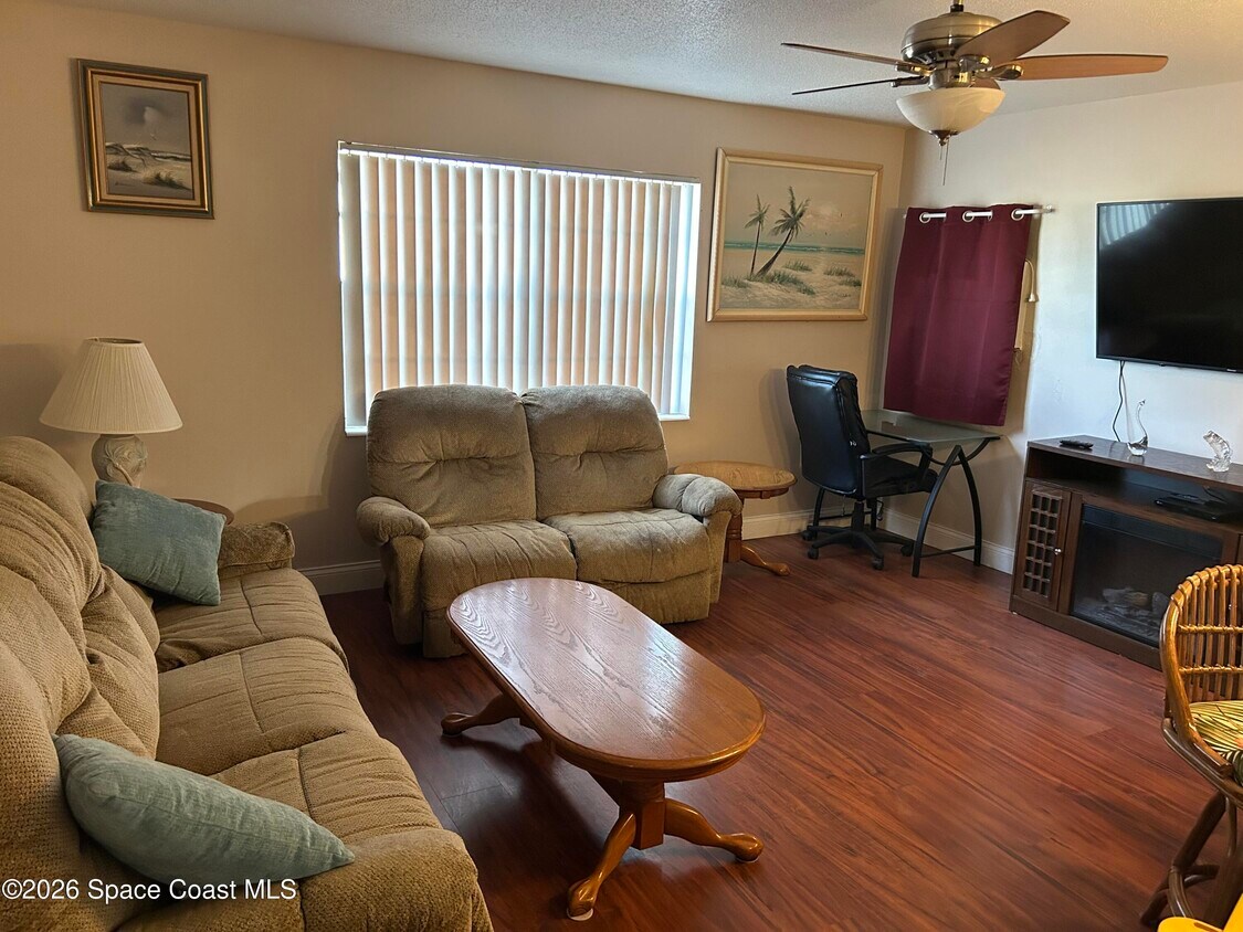 Foto del edificio - 1965 Barkley Ave