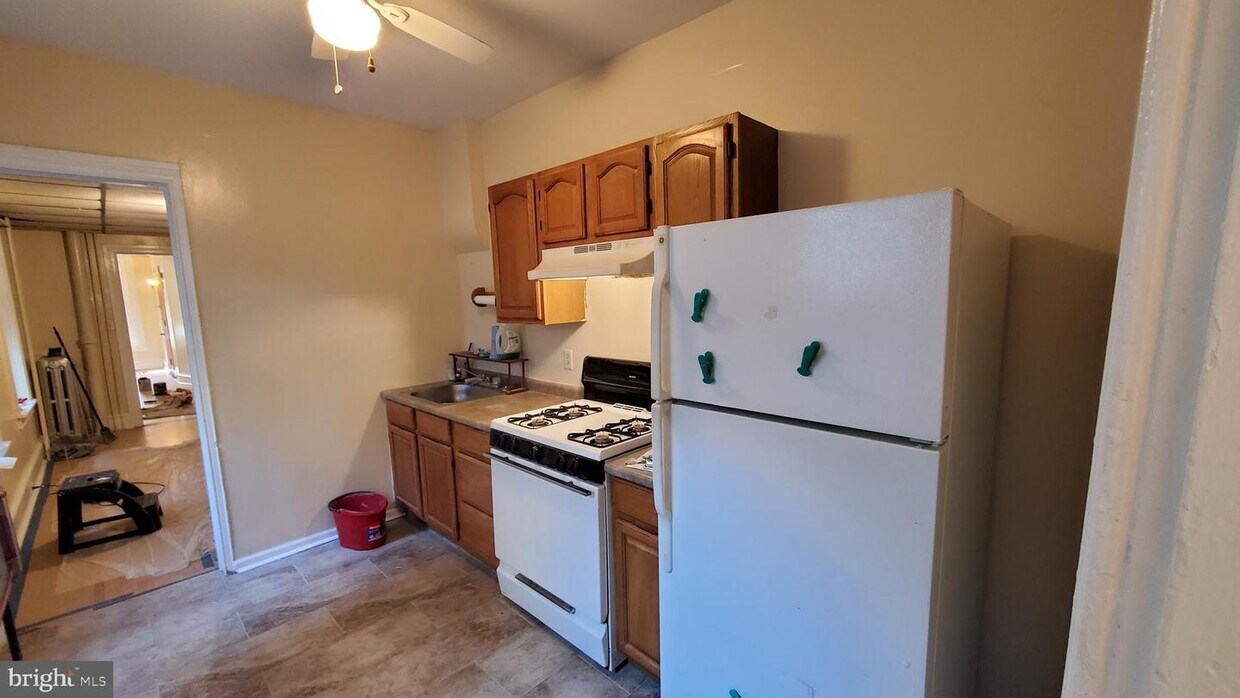 Primary Photo - 1337 Muhlenberg St