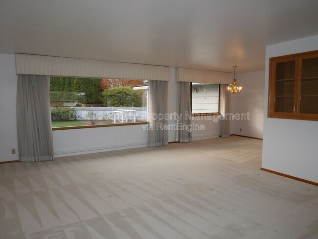 Foto del edificio - 8615 23rd Ave NW