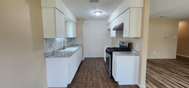 Foto del edificio - 1804 Greenhill Dr