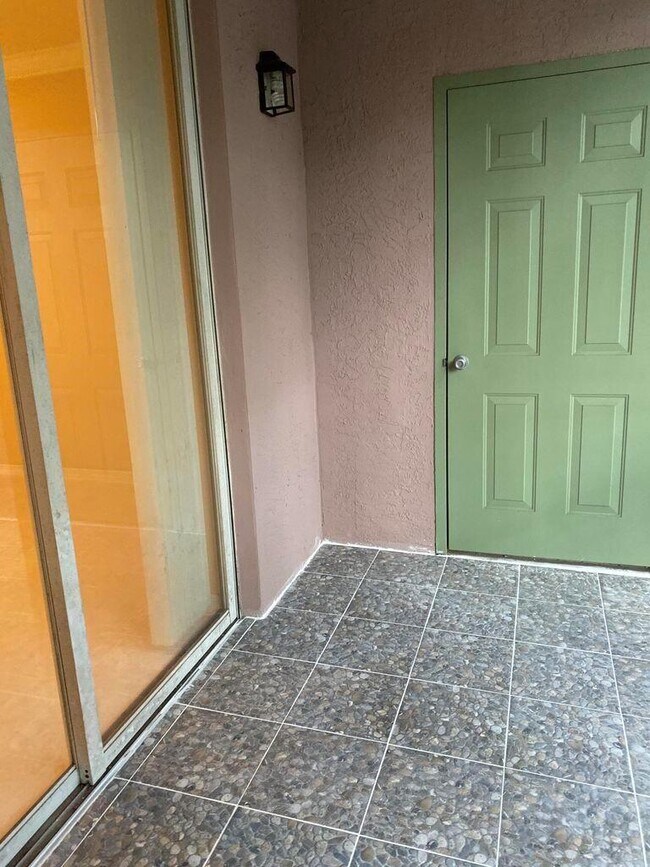 Building Photo - 6678 W Sample Rd