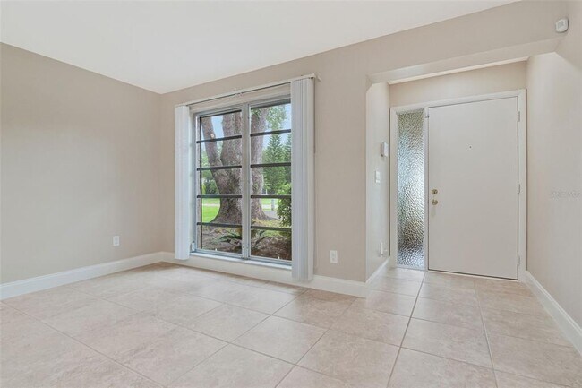 Building Photo - 2958 Dundee Dr
