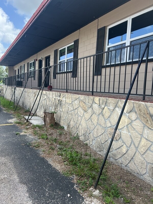 Foto del edificio - 8923 N 40th St