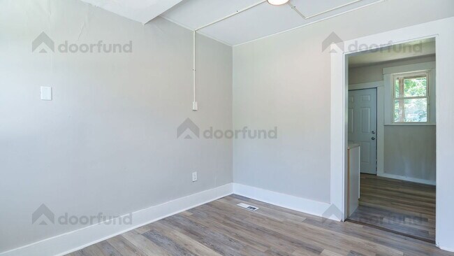 Foto del edificio - 11 Pleasant St