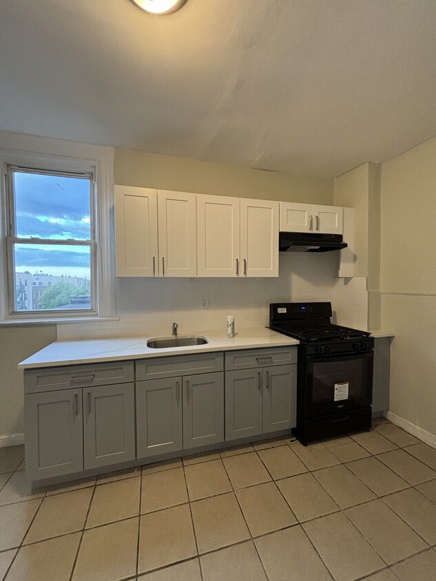 Unit 3 - 270 4th St