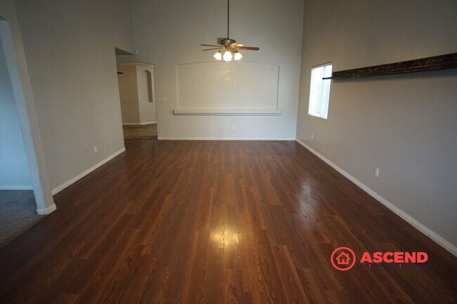 Foto del edificio - Beautiful Home in Northwest Bakersfield!