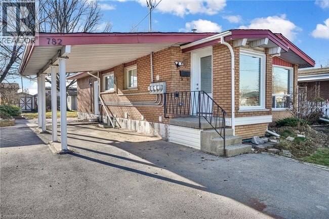 Building Photo - 782 Mohawk Rd E