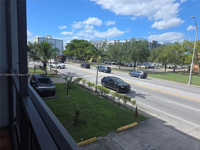 Foto del edificio - 1250 NE 125th St