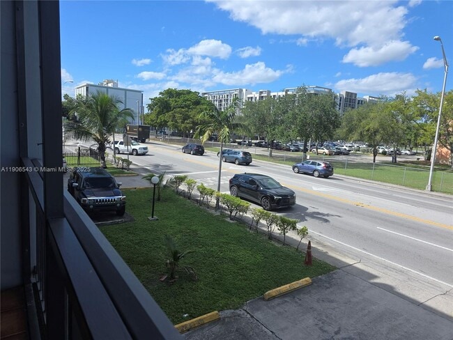 Building Photo - 1250 NE 125th St