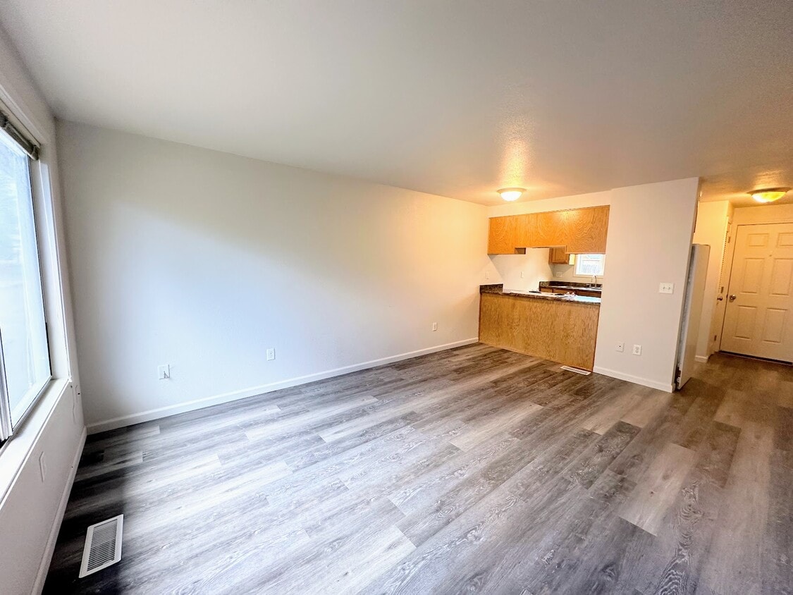 Primary Photo - 2127 N Keene Way Dr