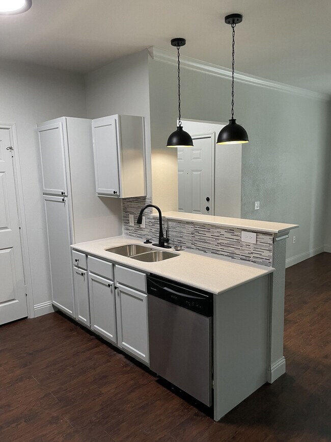 The Colony Luxury Apartments Apartments in Victoria, TX