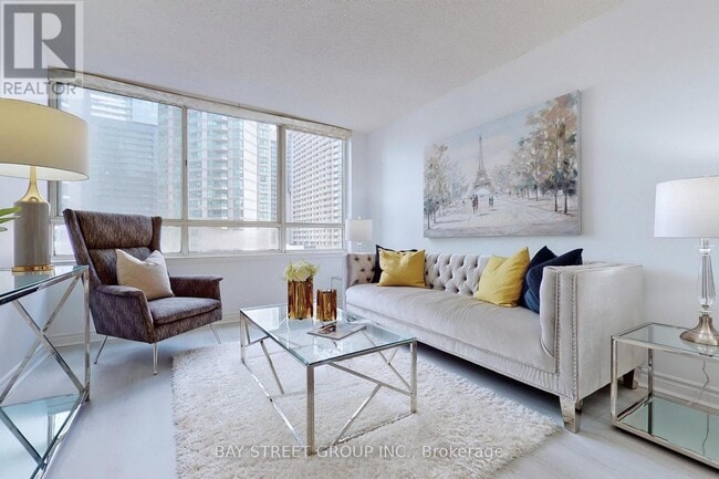 Building Photo - 633 Bay St.