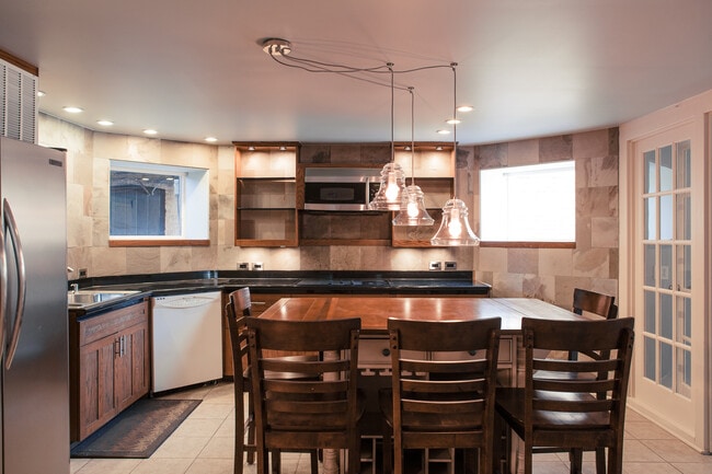 Kitchen - 3304 West Palmer Street