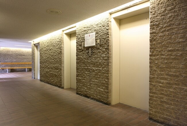 Building Photo - Gilboa Place