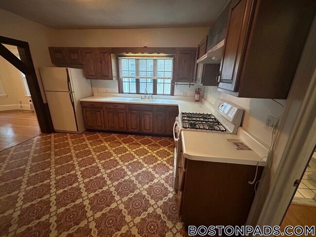 Building Photo - 186 Powder House Blvd