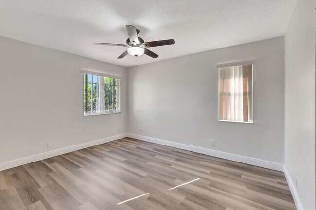 Foto del edificio - 11420 Coral Bay Dr