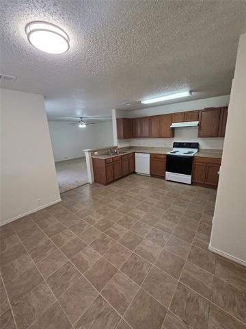 Building Photo - 725 Trinity Ln