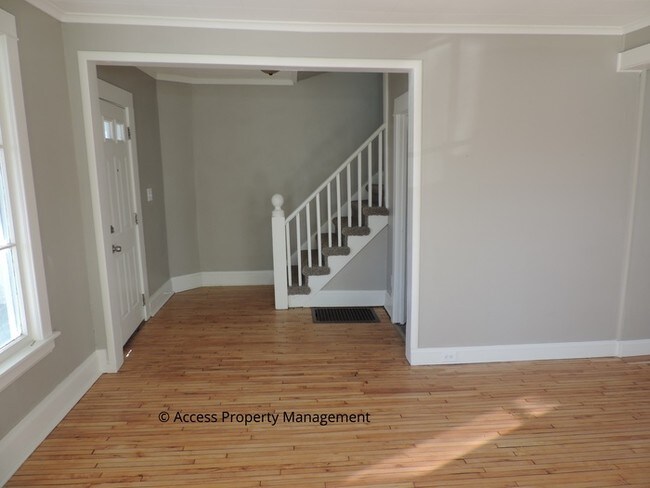 Foto del edificio - 345 Diamond Ave NE