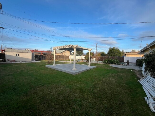 Foto del edificio - Cozy Home for rent in Tulare