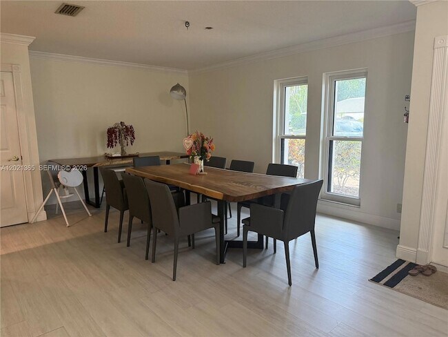 Foto del edificio - 5170 SW 18th Ct