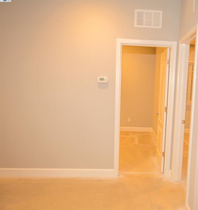 Building Photo - 314 W Santa Clara Dr