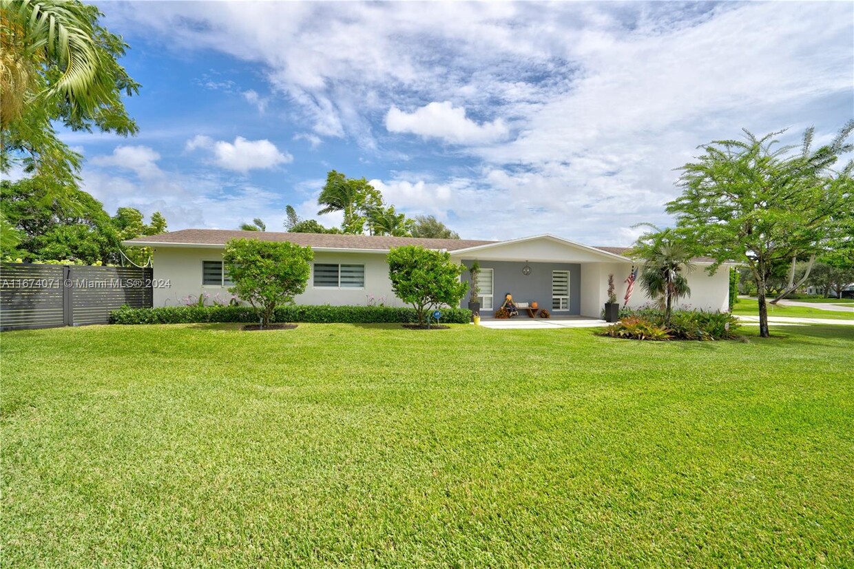 Foto principal - 8133 SW 103rd St