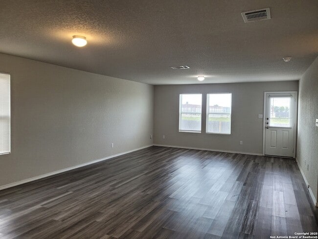 Foto del edificio - 1824 Heather Glen Dr