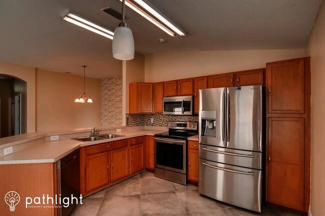 Building Photo - 7513 Turtle View Drive, Ruskin, FL, 33573