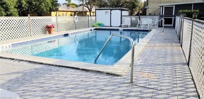 Foto del edificio - 4613 SW 8th Pl