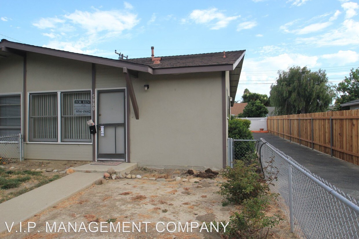 Foto principal - 5980 Woodland St