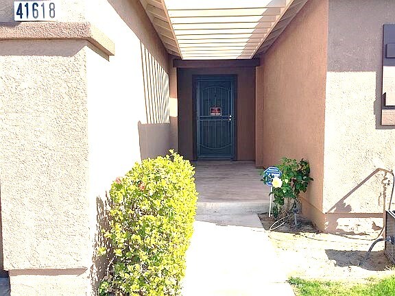 Building Photo - 41618 Petersfield Rd