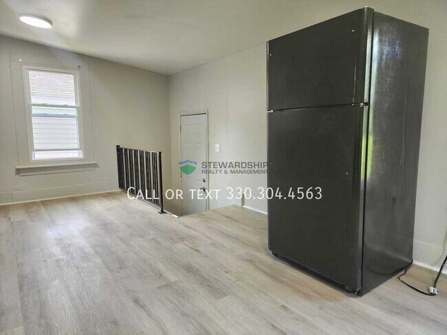 Foto del edificio - 149 Rhodes Ave