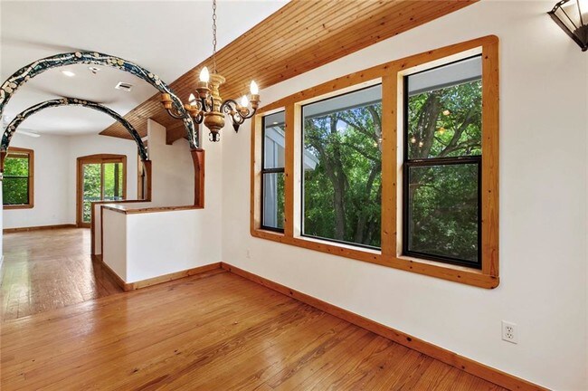 Foto del edificio - 2406 Riverside Farms Rd