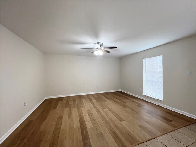 Building Photo - 130 Oyster Creek Dr