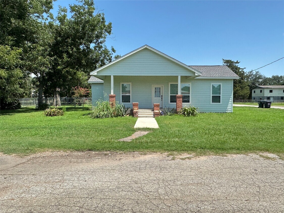 Foto principal - 3502 1st St