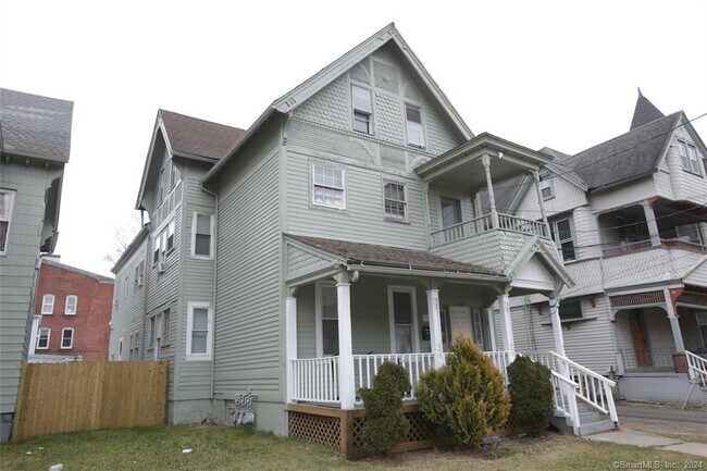 Building Photo - 469 Howard Ave