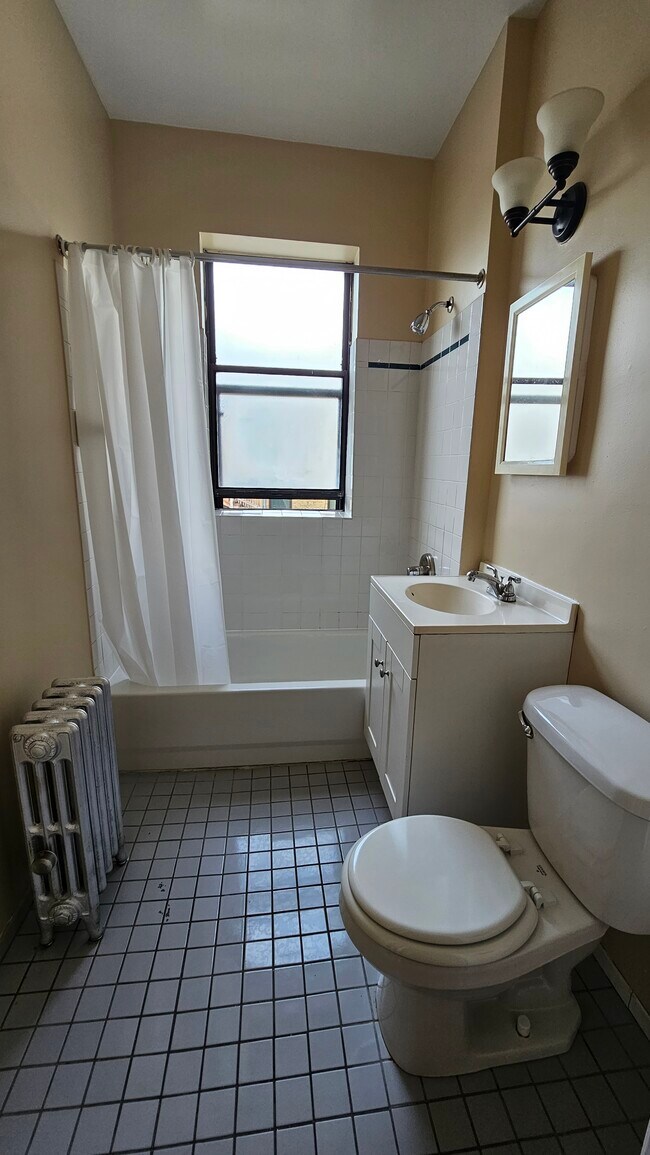Foto del edificio - 7726 N Marshfield Ave