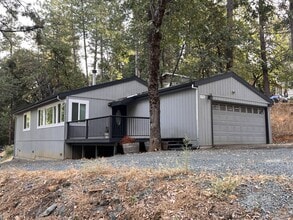 Building Photo - 11776 Francis Dr