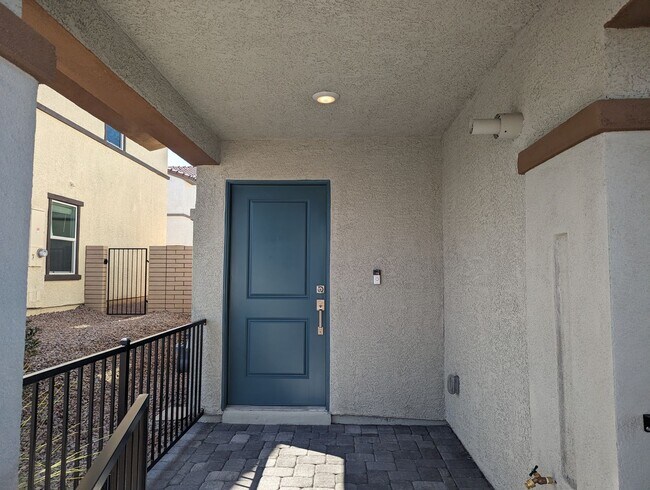 Foto del edificio - A Stunning 3 Bedroom Townhome in Henderson.