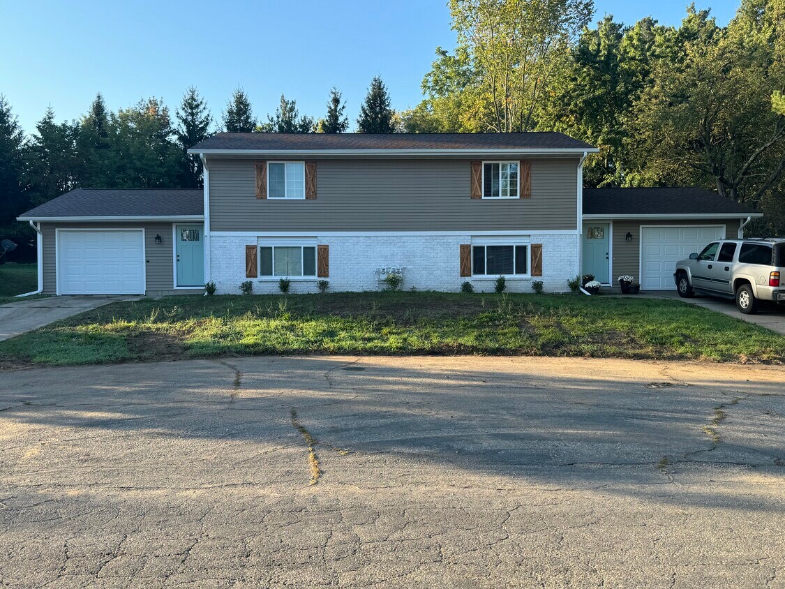 660 Coleman St SE, Grand Rapids, MI 49508 Townhome Rentals in Grand