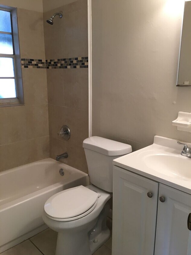 Building Photo - SUNRISE VILLAS ** PET FRIENDLY ** CLOSE TO I-75 **