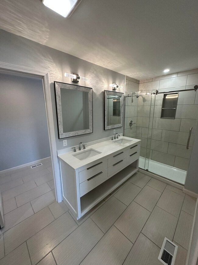 Photo - 905 Ardmore Dr House