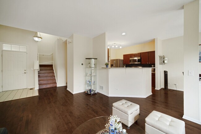 Foto del edificio - 439 Bay Tree Cir