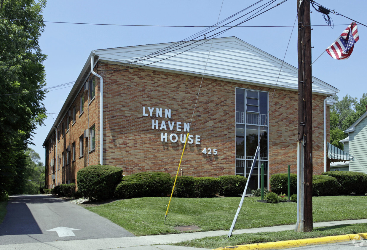 Building Photo - Lynn Haven House