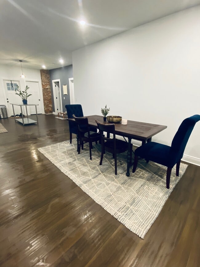 Great Room - 957 Jefferson Ave